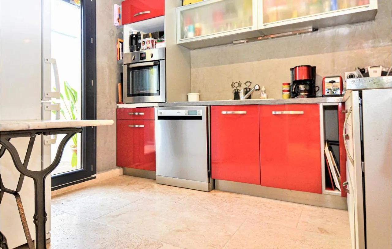 Amazing Home In Le Pontet With Jacuzzi Holiday home Le Pontet (Vaucluse)