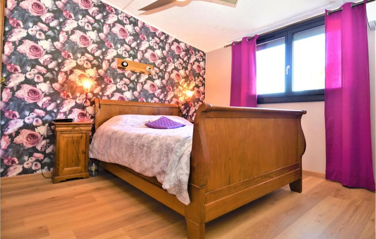 Holiday home Amazing Home In Le Pontet With Jacuzzi