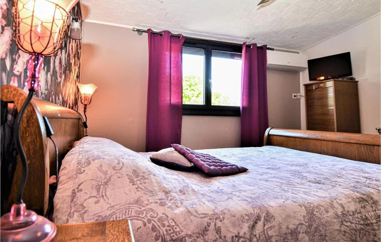 Amazing Home In Le Pontet With Jacuzzi